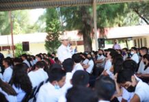 Entrega gobernador Alfonso Durazo tablets a estudiantes de la sierra alta