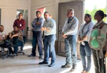 SOSTIENE SECRETARIO REUNIÓN CON DELEGADA, PROMOTOR E INTEGRANTES DE CENTRO DE PARTICIPACIÓN COMUNITARIA DE TESOPOBAMPO.