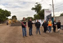 DA BANDERAZO LAMARQUE CANO A OBRA DE PAVIMENTACIÓN EN CALLE CUAUHTÉMOC