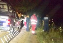 SALVAN CUERPOS DE EMERGENCIA A MUJER DE LAS AGUAS DEL CANAL BAJO