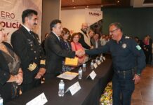 RECONOCE ALCALDE LAMARQUE CANO LABOR DE POLICÍAS EN SU DÍA