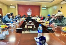 SE REÚNEN PRODUCTORES Y LEGISLADORES