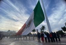 PRESIDE ALCALDE LAMARQUE CANO DESFILE CÍVICO POR EL DÍA DE LA BANDERA