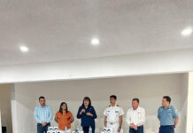 Dan seguridad a buzos y pescadores de Puerto Peñasco con entrega de brazaletes anti tiburón