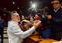 NADIE TE DESCARRILÓ; TÚ TE BAJASTE POR INEXPERTO, AMBICIOSO Y MENTIROSO, RESPONDE ALEJANDRO MORENO A SAMUEL GARCÍA