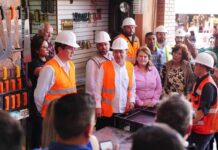 Acompaña Gobernador a locatarios en supervisión de modernización del Mercado Municipal en Navojoa