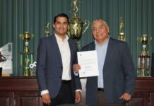 Toma protesta secretario Froylán Gámez a rector de la UTHermosillo