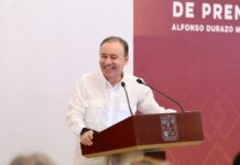 Cumple Gobernador Durazo con entrega de uniformes escolares gratuitos en 68 municipios de la entidad