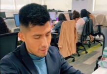 Jóvenes se hacen virales por hacer el «Día de chicharrones preparados» en la oficina.