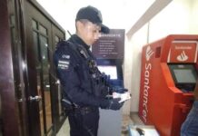 Pone en resguardo un Guardia Estatal, fajo de billetes localizado por ciudadano, el cual se entregará a su respectivo dueño.