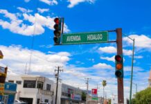 TRABAJA SEMAFORIZACIÓN Y SEÑALIZACIÓN EN REHABILITACIÓN DE SEMÁFOROS