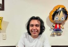 Conoce al mexicano Oliver Castro, un maestro que está dando mucho de que hablar en las redes sociales.