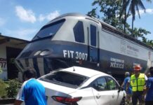 AUTOMOVILISTA INTENTA GANARLE AL TREN INTEROCEÁNICO ?