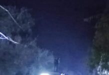 TRABAJA COE EN LABORES DE RESCATE DE PERSONAS ATRAPADAS EN UN CAMIÓN EN TAJIMAROA