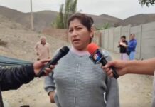 Mujer es desalojada y demuele casa para no entregársela a la familia de su ex esposo. ¿Tú qué opinas?