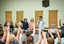 REFRENDA ALCALDE JAVIER LAMARQUE LAZOS CON LA ASOCIACIÓN DE JUBILADOS Y PENSIONADOS DEL AYUNTAMIENTO