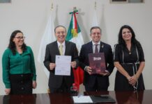 RECIBE OMAR DEL VALLE DE PARTE DEL GOBERNADOR TERCER INFORME DE GOBIERNO