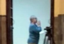 Joven asegura ver a su madre fallecida rezando en una iglesia.