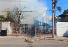 CONTROLA BOMBEROS INCENDIO DE CASA EN LA BELLAVISTA*