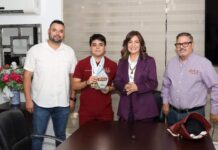 Entrega UES reconocimiento “Orgullo Berrendo” a destacado estudiante deportista