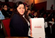 Aguapretenses agradecen entrega de escrituras a gobernador Alfonso Durazo