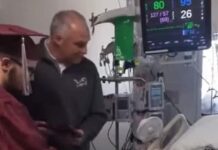 Joven se graduó en un hospital para cumplir el último deseo de su madre enferma.