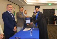 ASISTE JAVIER LAMARQUE GRADUACIÓN DE ALUMNAS Y ALUMNOS DE LA UNIVERSIDAD HISPANA (CEUNO)