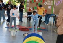 Estudiantes normalistas apoyan a niñas de casa hogar con servicio comunitario