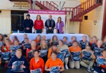 Entrega Gobierno de Sonora uniformes a población femenil de los Ceresos