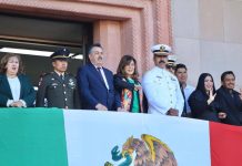 ENCABEZA PRESIDENTE JAVIER LAMARQUE DESFILE CÍVICO POR DÍA DE LA BANDERA*