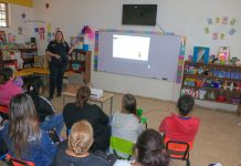 MADRES, PADRES Y ESTUDIANTES PARTICIPAN EN PLÁTICAS SOBRE SEGURIDAD Y PREVENCIÓN DEL DELITO