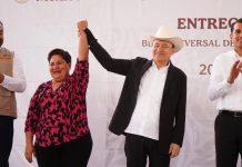 Gobernador Durazo entrega a más de 760 estudiantes de secundaria Beca Universal Rita Cetina