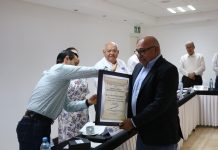 ENTREGAN PREMIO A CUAUHTÉMOC IBARRA