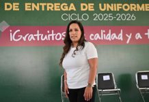 *Padres de familia agradecen a Gobernador Durazo por entrega anticipada de uniformes escolares