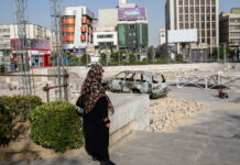 Israel respetará el alto el fuego mientras lo haga Irán, dice ministro de Defensa a EE.UU.