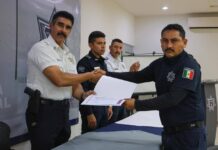*ENTREGA ACADEMIA DE POLICÍA MUNICIPAL CONSTANCIAS SOBRE CURSO DE MANEJO EN MOTOPATRULLAS A AGENTES DE MANZANILLO COLIMA