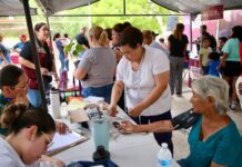 *Gobernador Durazo beneficia con servicios gratuitos de “Sonora Atiende” a familias de la colonia Altares*