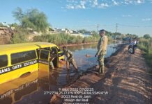 *RESCATAN MARINOS A ESTUDIANTES TRAS IMPRUDENCIA DE CHOFER DE TRANSPORTE ESCOLAR*