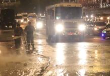 Lluvia intensa deja inundada Iztapalapa; autos quedan varados en la Calzada Ignacio Zaragoza