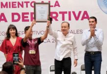 Premia Gobernador Durazo con becas a medallistas de los Juegos Deportivos Nacionales de Educación Básica