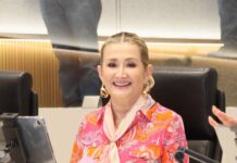 Ely Sallard impulsa atención integral para familias que enfrentan el cáncer de mama.