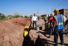 *BENEFICIA JAVIER LAMARQUE A FAMILIAS DEL RODEO CON INTRODUCCIÓN DE RED DE AGUA POTABLE Y DRENAJE SANITARIO*