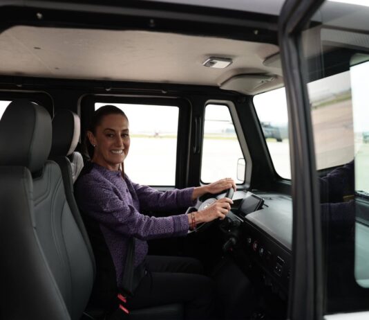 PRESIDENTA SHEINBAUM PRESENTA OLINIA, PRIMER AUTO ELÉCTRICO MEXICANO; LO PODRÁS COMPRAR DESDE 150 MIL PESOS